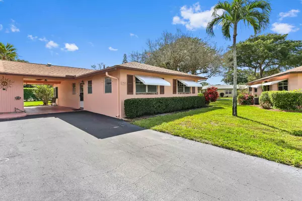 352 Flamingo LN, Delray Beach, FL 33445