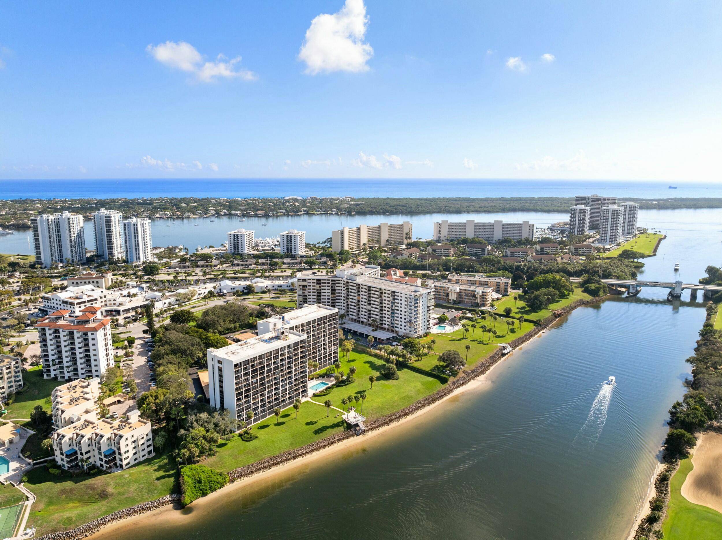 North Palm Beach, FL 33408,356 Golfview RD 903