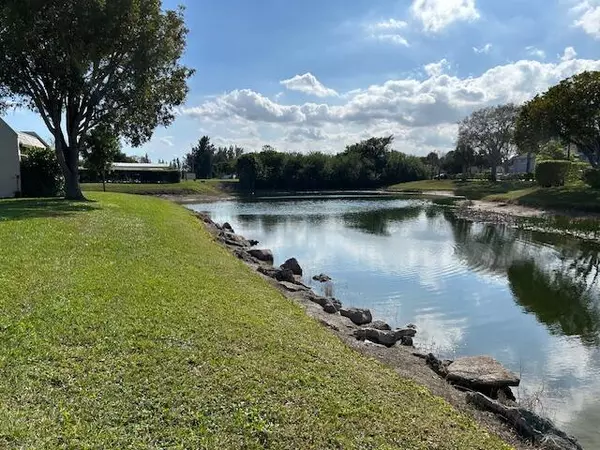 West Palm Beach, FL 33411,160 Lake Rebecca DR