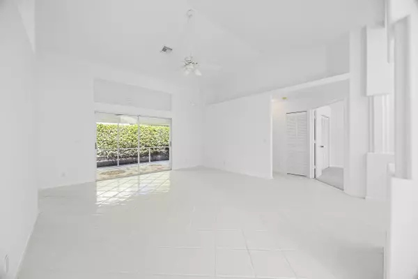 Jupiter, FL 33458,1040 N Egret Circle CIR