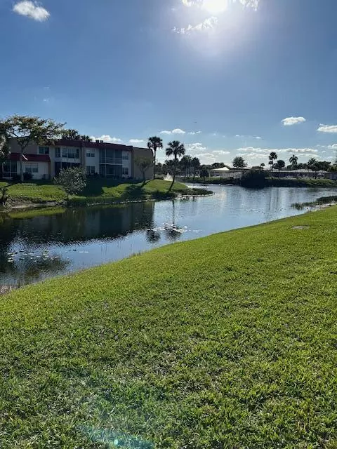 West Palm Beach, FL 33411,190 Lake Dora DR 190