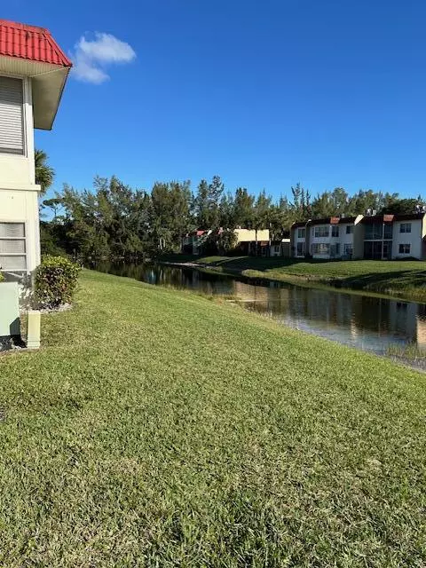 West Palm Beach, FL 33411,190 Lake Dora DR 190