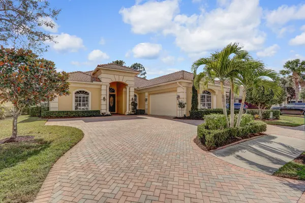 9325 Briarcliff TRCE, Port Saint Lucie, FL 34986