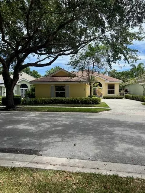 142 S Hampton DR, Jupiter, FL 33458