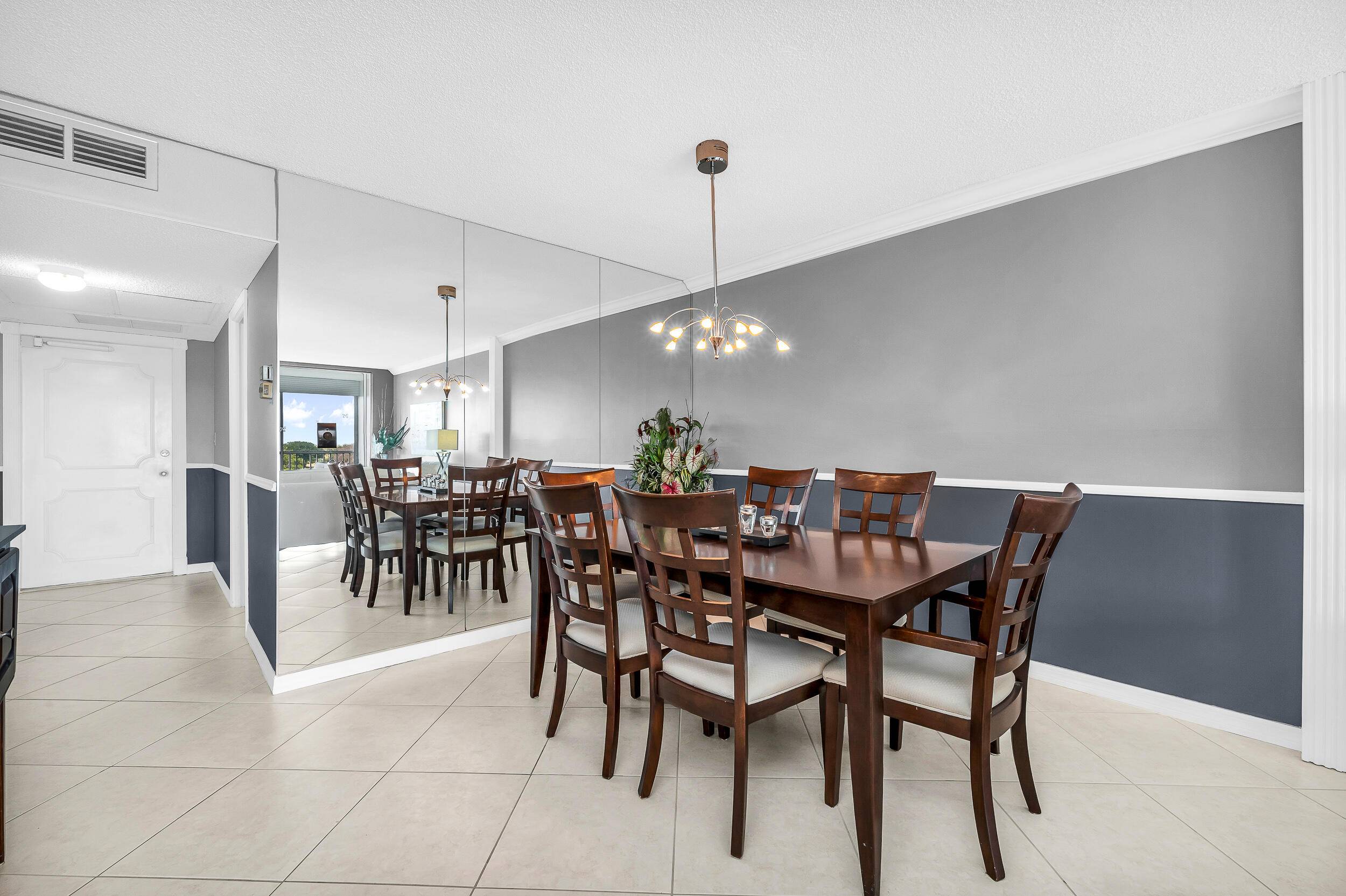 Pompano Beach, FL 33069,2901 S Palm Aire DR 607