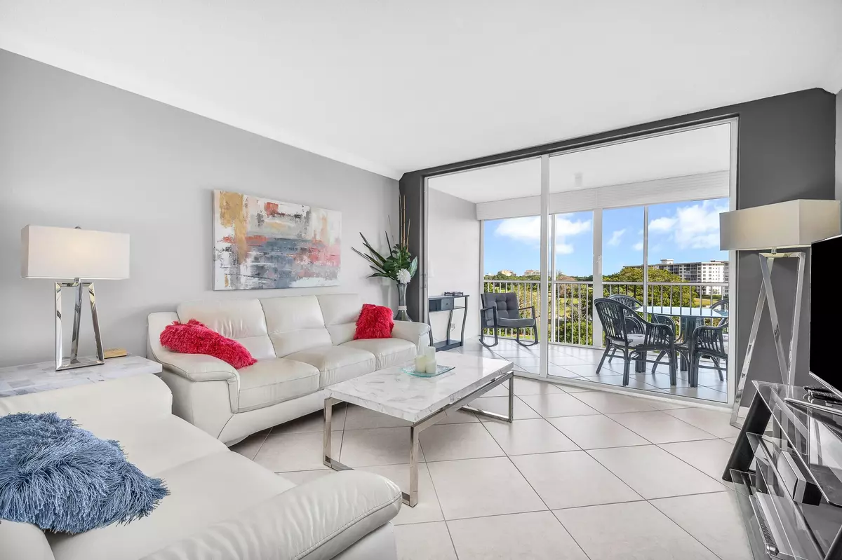 Pompano Beach, FL 33069,2901 S Palm Aire DR 607