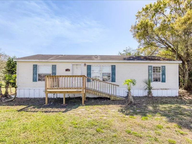 Okeechobee, FL 34974,1067 Palm CT