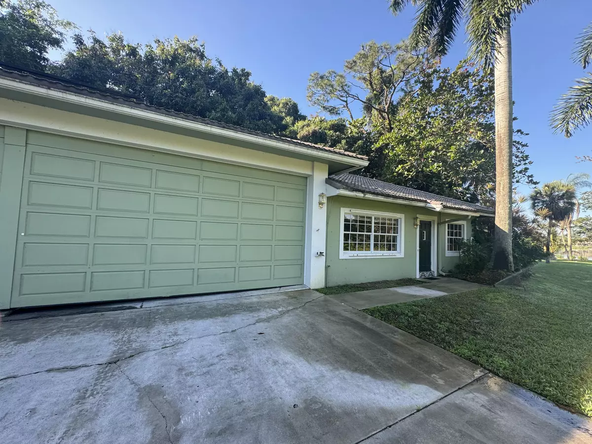 Lake Worth, FL 33462,6225 Pine DR Guest House