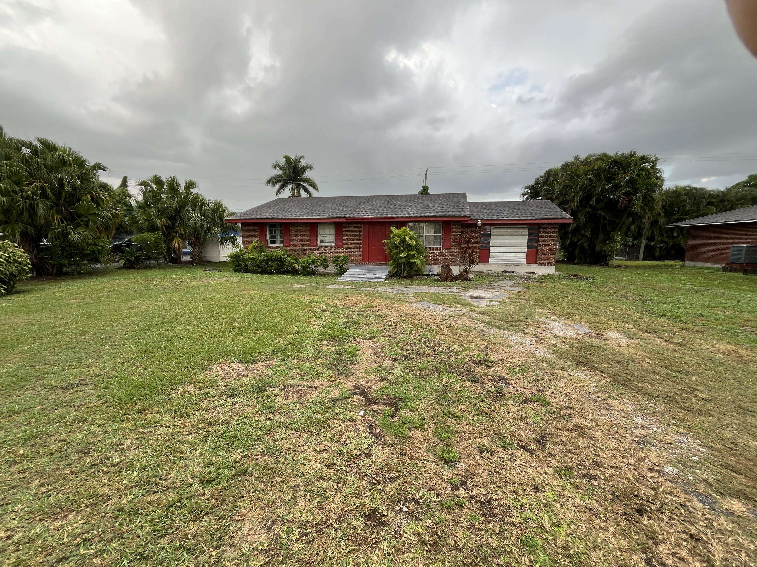 749 S Main ST, Belle Glade, FL 33430