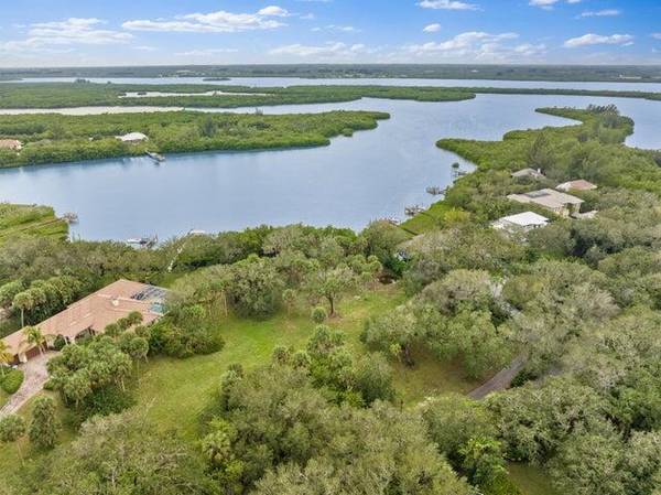 2545 Riverview Court, Vero Beach, FL 32963