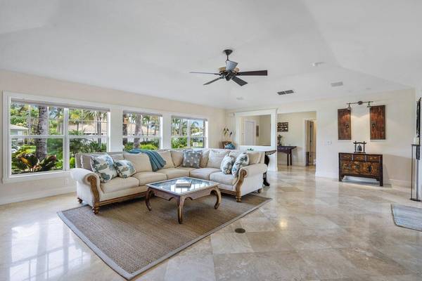 Palm Beach Shores, FL 33404,200 Cascade LN