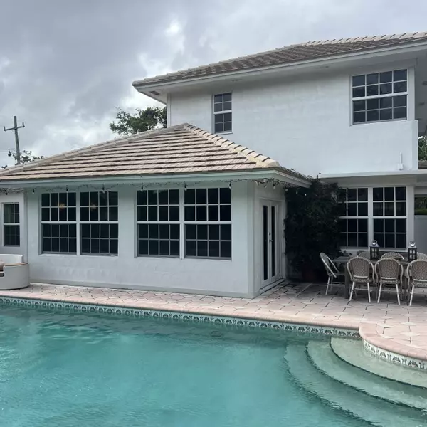 300 Greymon DR, West Palm Beach, FL 33405