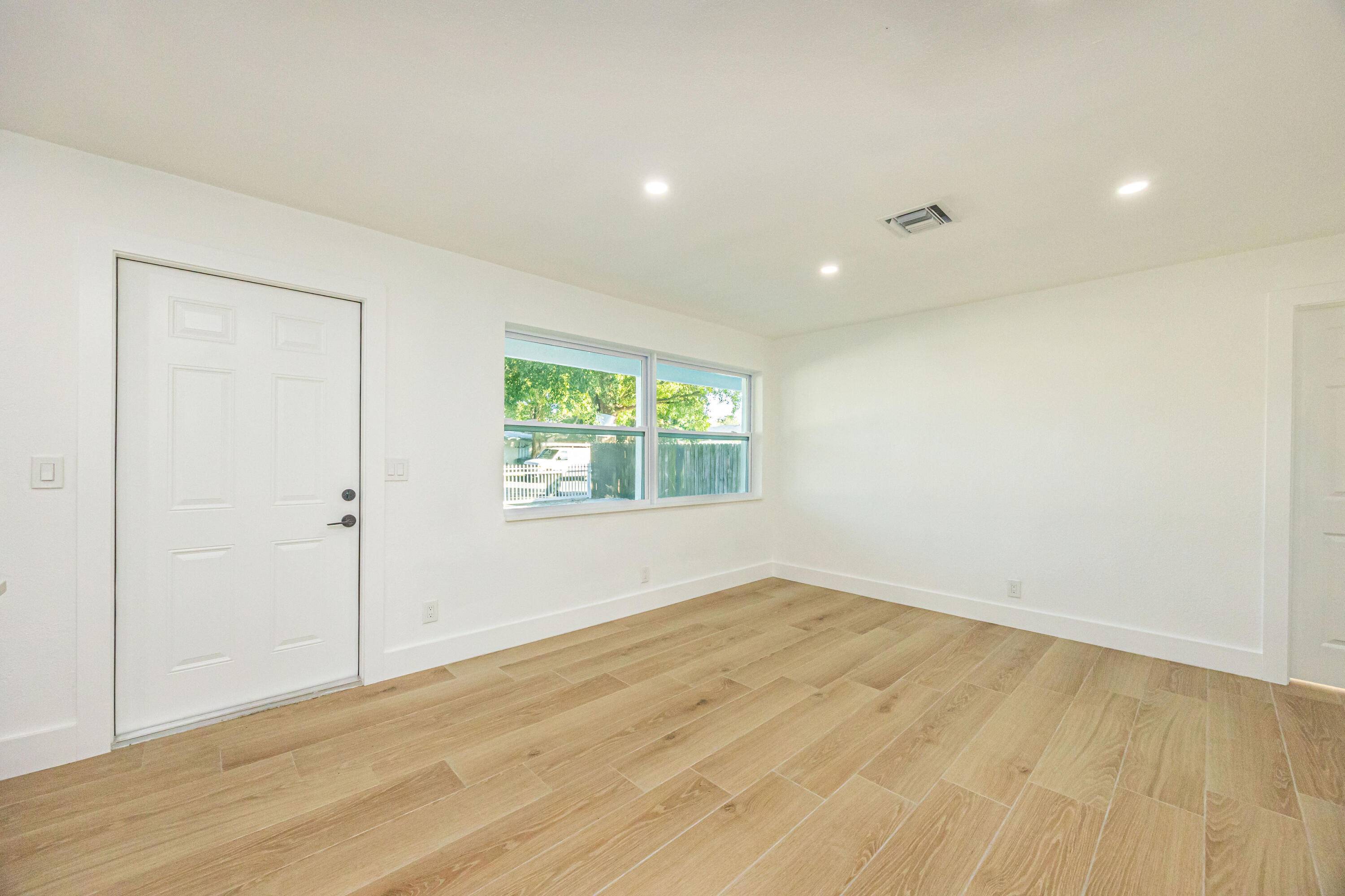 Delray Beach, FL 33444,122 SW 10th AVE