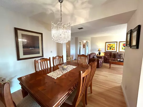 Lake Worth, FL 33467,3951 Via Poinciana 412