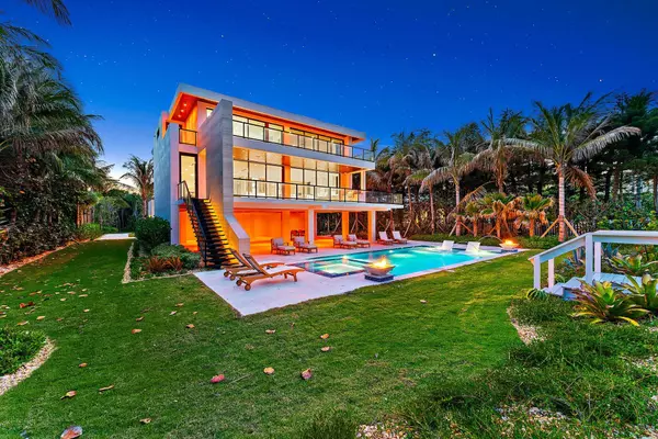 75 N Beach RD, Jupiter Island, FL 33455