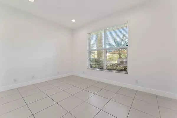 Palm Beach Gardens, FL 33418,4139 Faraday WAY