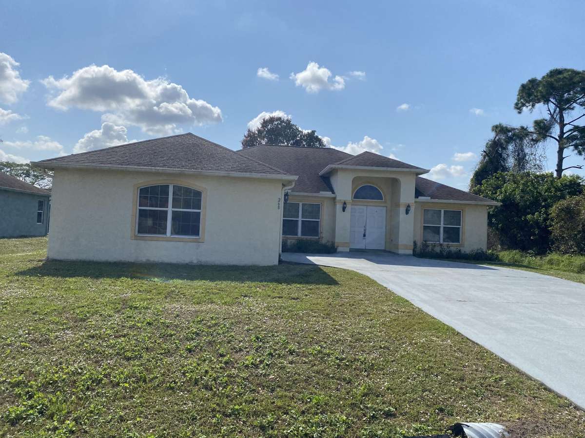 Port Saint Lucie, FL 34984,268 SW SW Statler AVE