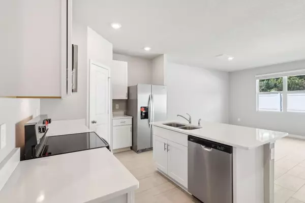 Fort Pierce, FL 34982,444 Salisbury CIR