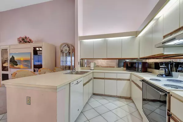 West Palm Beach, FL 33415,1141 Summit Place CIR A