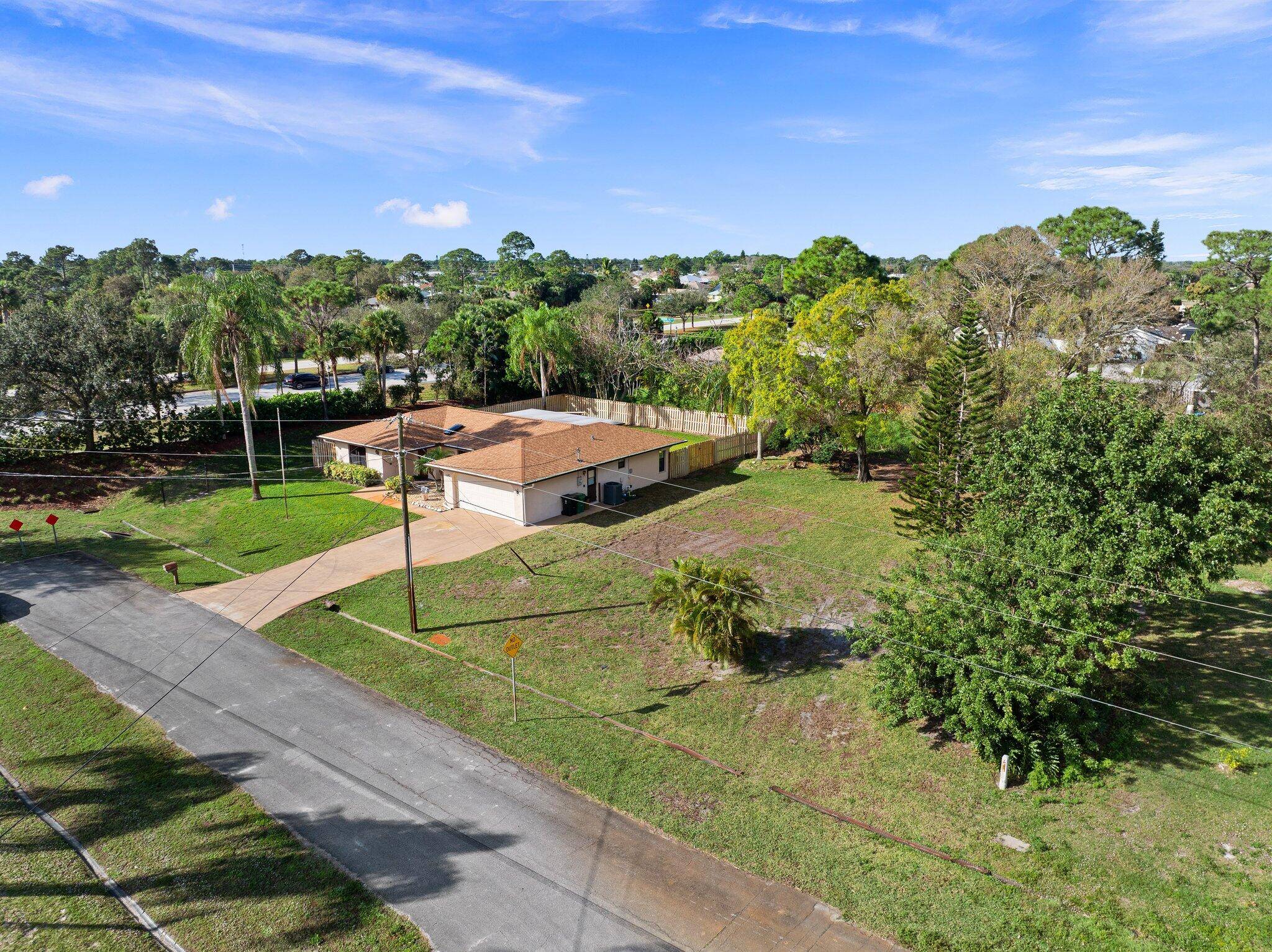 Port Saint Lucie, FL 34983,149 SE Fallon DR