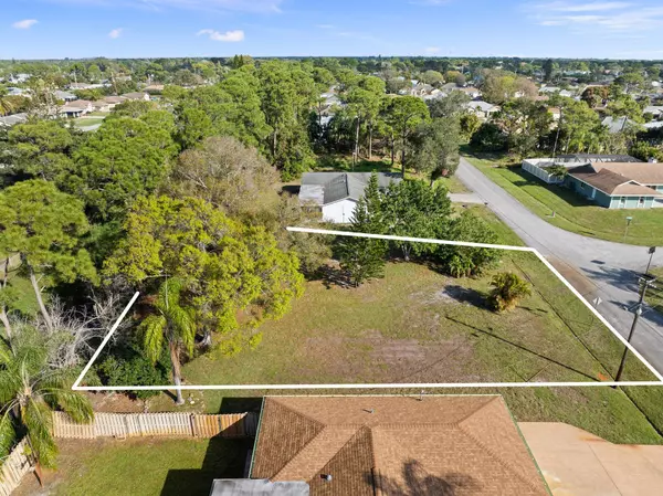 Port Saint Lucie, FL 34983,149 SE Fallon DR