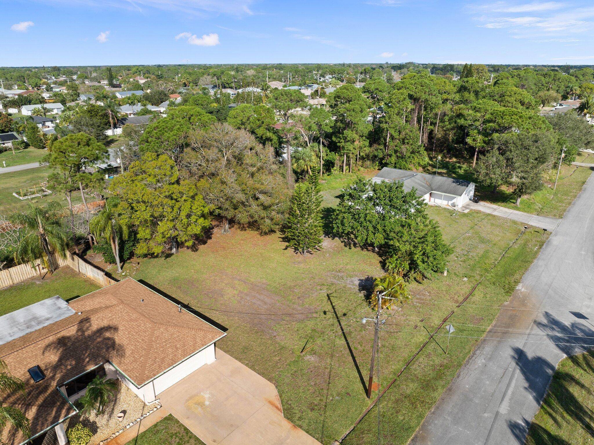 Port Saint Lucie, FL 34983,149 SE Fallon DR