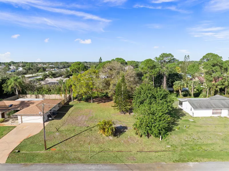149 SE Fallon DR, Port Saint Lucie, FL 34983