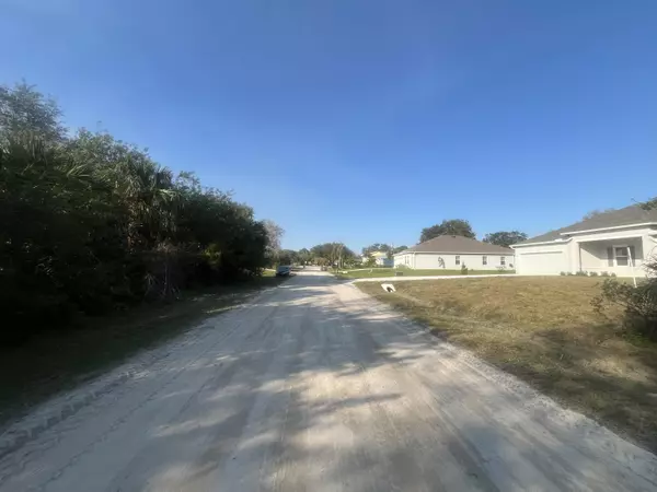 Vero Beach, FL 32967,9235 100th CT