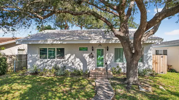 1323 Lincoln ST, Hollywood, FL 33019