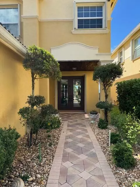 Boynton Beach, FL 33473,8082 Emerald Winds CIR 8082