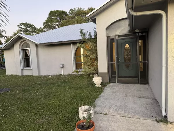 2325 SE Beechwood TER, Port Saint Lucie, FL 34953