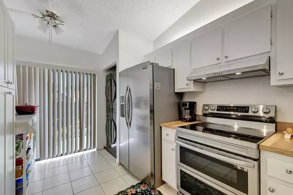 West Palm Beach, FL 33417,4863 Sable Pine CIR D