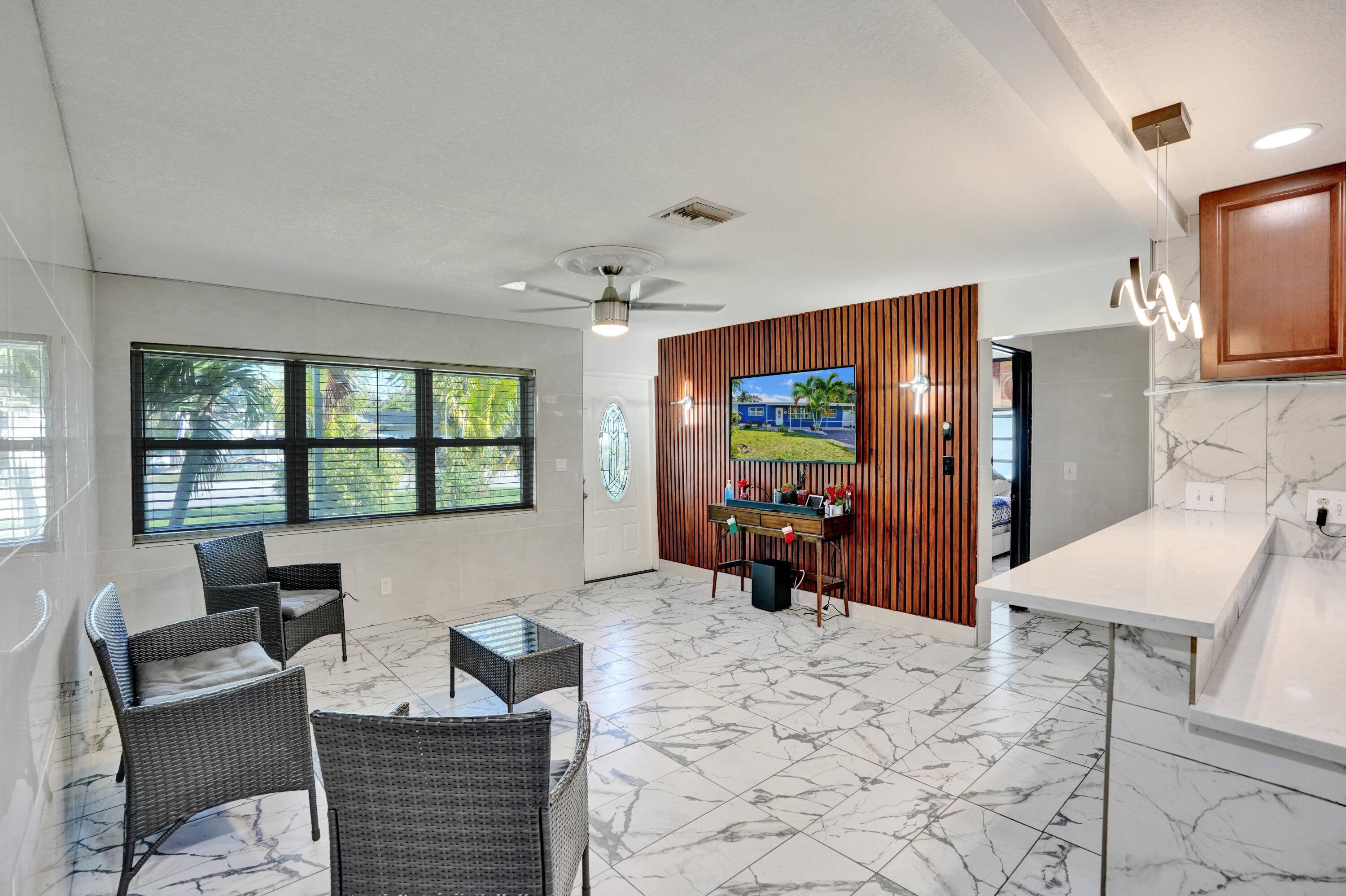 Lantana, FL 33462,706 W Bloxham ST