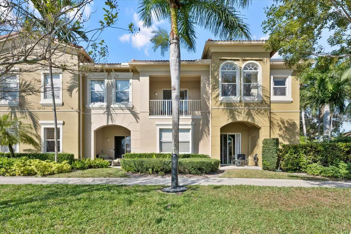 Palm Beach Gardens, FL 33418,4856 Bonsai 200 CIR 200