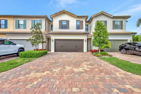 8275 Catria LN, Lake Worth, FL 33467