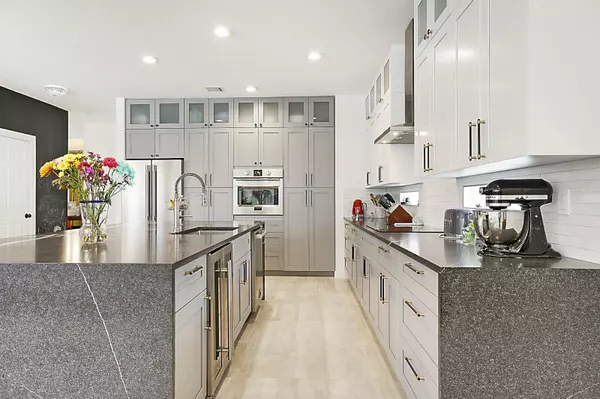 Boca Raton, FL 33428,21706 Abington CT