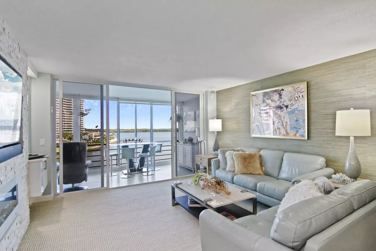 North Palm Beach, FL 33408,44 Yacht Club DR 609