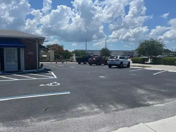 Lake Worth Beach, FL 33460,1315 N Dixie HWY