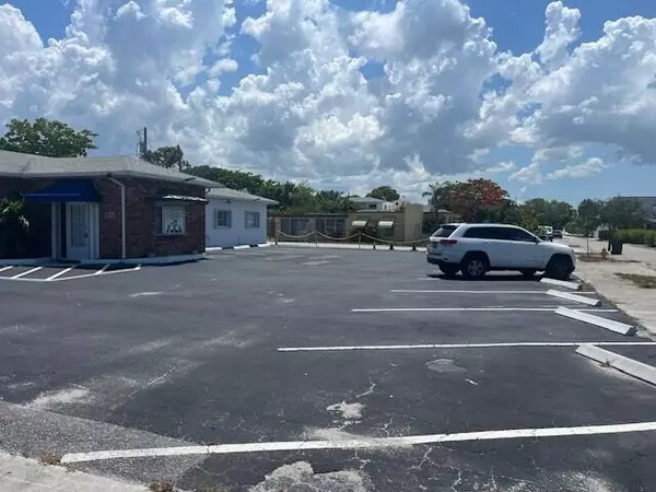 Lake Worth Beach, FL 33460,1315 N Dixie HWY