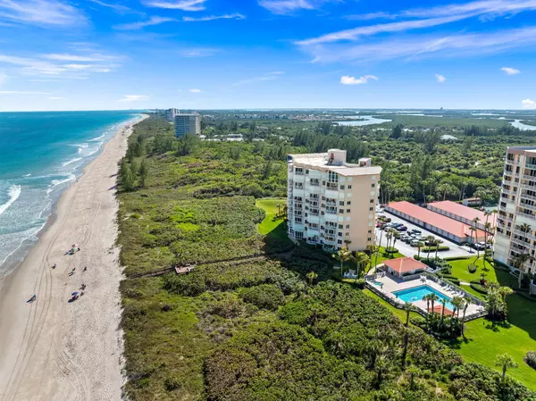 Hutchinson Island, FL 34949,3870 N Highway A1a 201