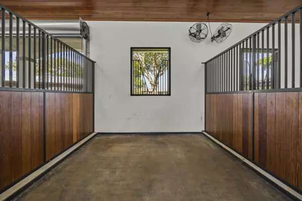 Wellington, FL 33414,1782 Clydesdale AVE Barn