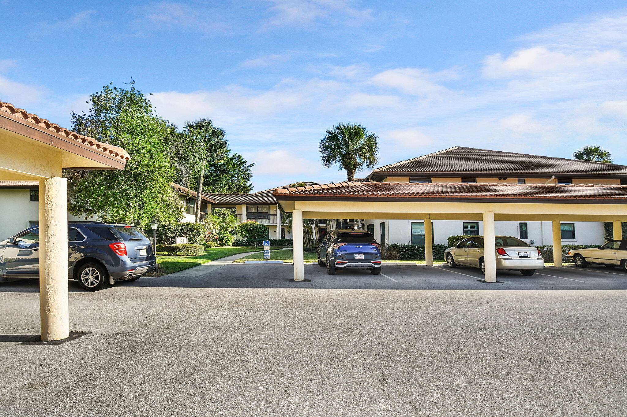 Stuart, FL 34997,31 SW South River Dr. DR 106