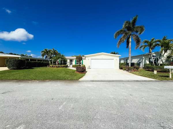 Port Saint Lucie, FL 34952,3008 Indigo Bunting CT