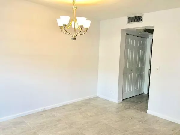 Boca Raton, FL 33434,1067 Cornwall D