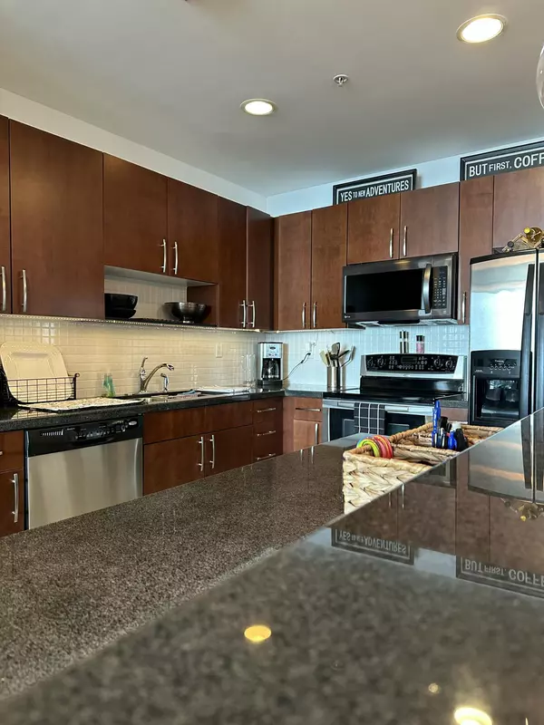 West Palm Beach, FL 33401,300 S Australian AVE 911
