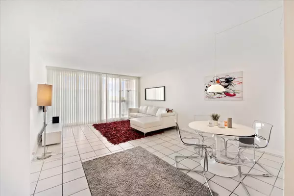 Sunny Isles Beach, FL 33160,100 Bayview DR 423