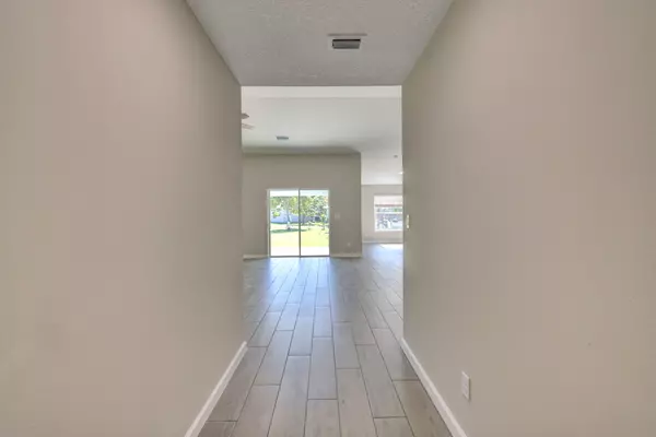 Port Saint Lucie, FL 34953,1198 SW Bellevue AVE