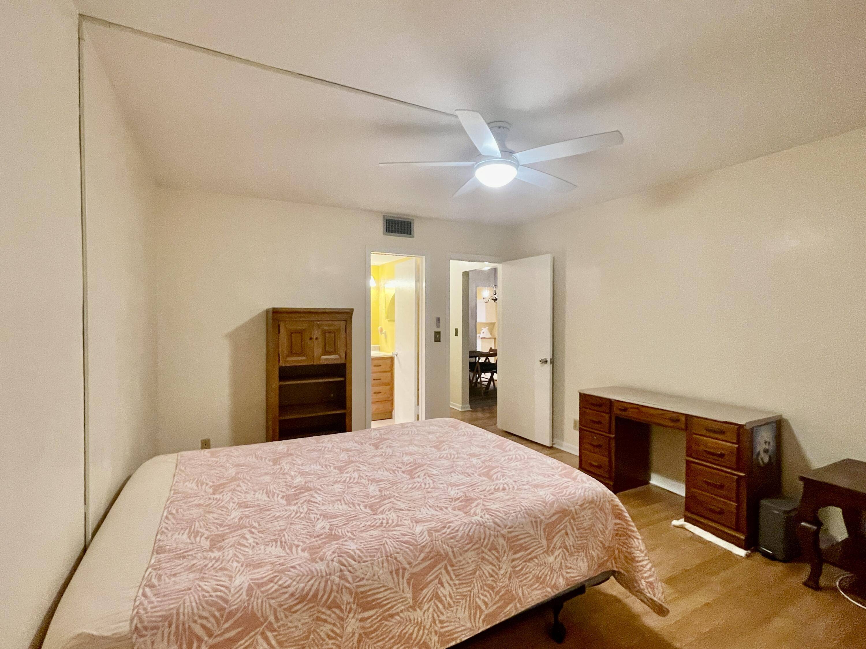 Tequesta, FL 33469,10 Garden ST 106s