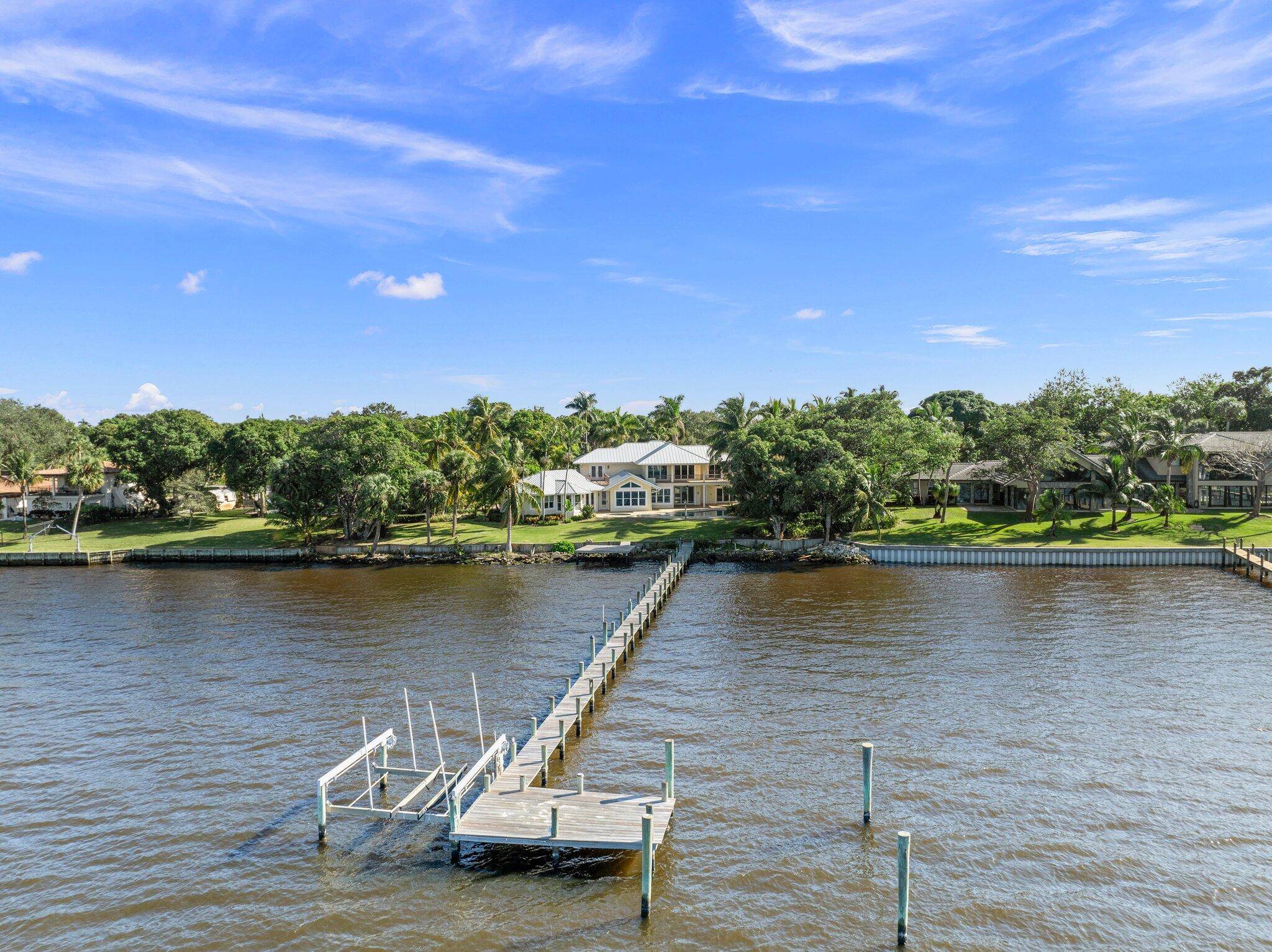 Stuart, FL 34996,1341 SE Riverside DR