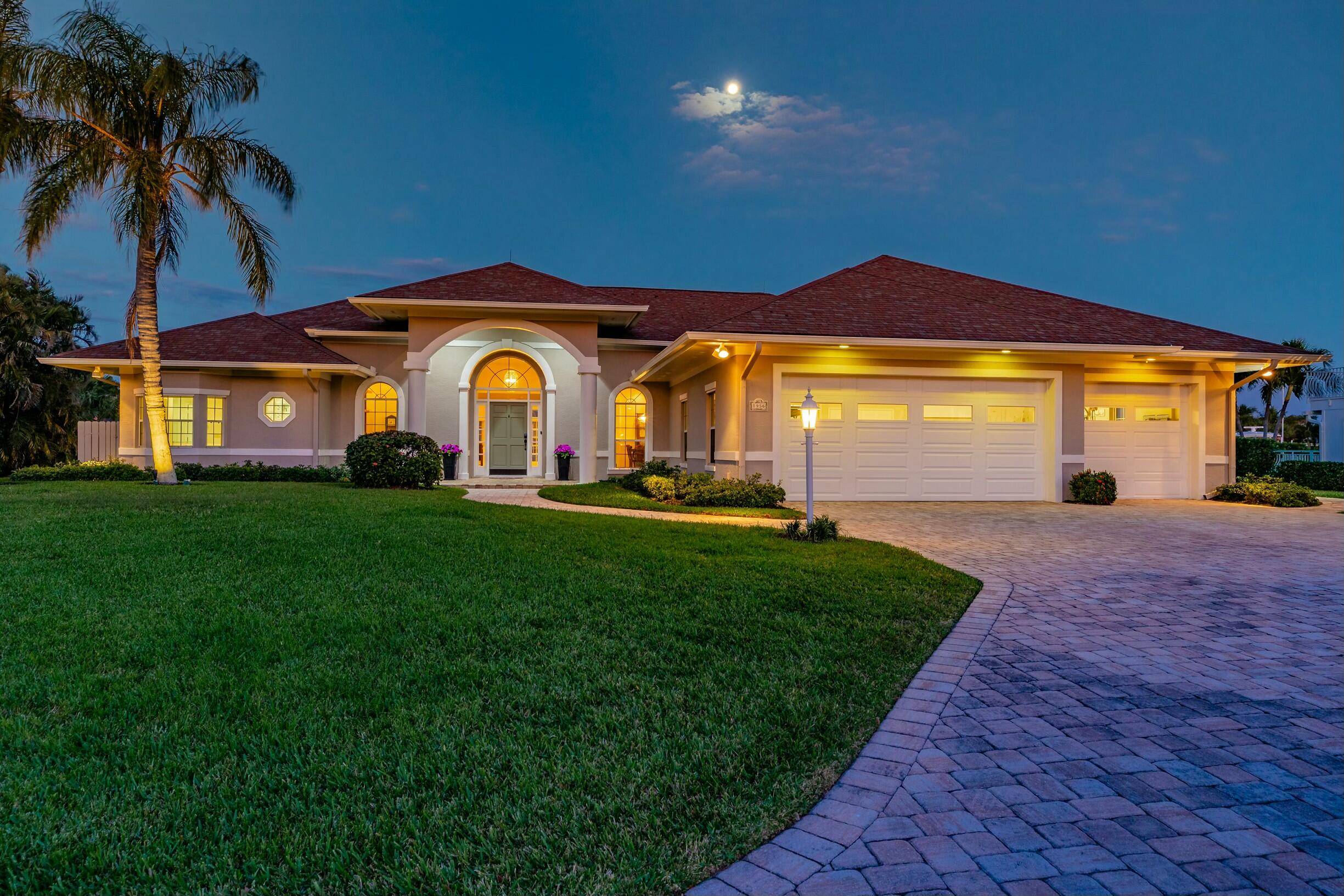 1956 Windward WAY, Vero Beach, FL 32963